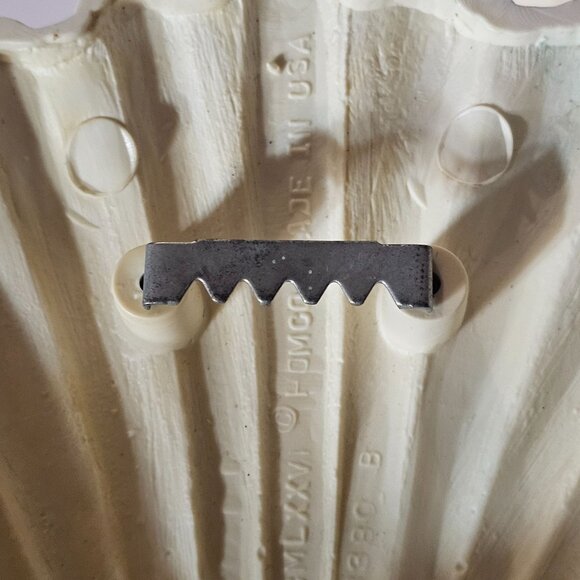 Vintage 1977 HOMCO Sea Shell Towel Ring Holder Syroco Style Beach Ocean Nautical - Picture 6 of 9